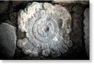 Clic para aumentar Lápidas con figuras en Templo Mayor
