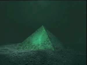 Recreación de la pirámide, generada por ordenador (¡Ojo, no es la real!)