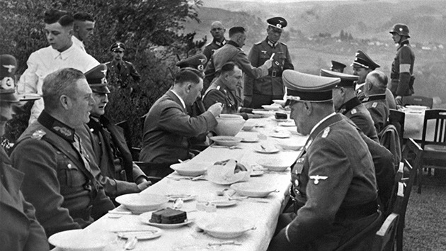 almuerzo nazi