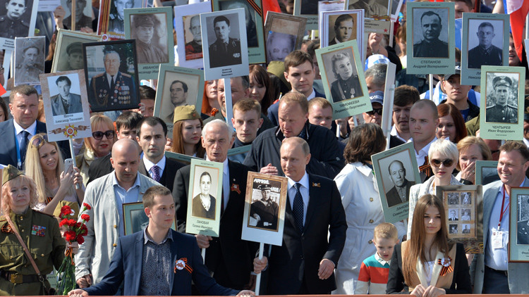 Regimiento inmortal marcha por Moscú