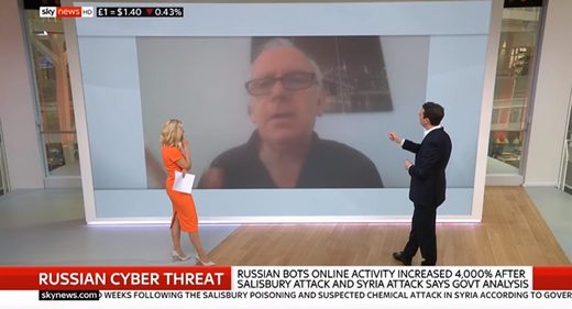 Hombre del Reino Unido destroza a Sky News y critica las guerras neoconservadoras luego de ser calumniado como "Bot Ruso" por medios occidentales