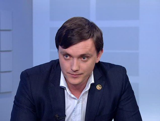 el jefe de la agencia de noticias «News Front» Konstantin Knyrik