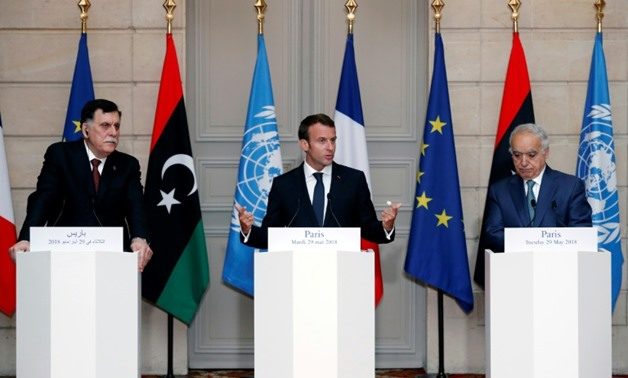 De izquierda a derecha, el presidente del Gobierno Libio de Unión Nacional (designado por la ONU) Fayez al-Sarraj, el presidente de Francia Emmanuel Macron y el libanés Ghassan Salamé, funcionario de la ONU