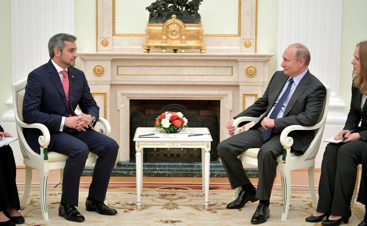 Mario Abdo y Putin