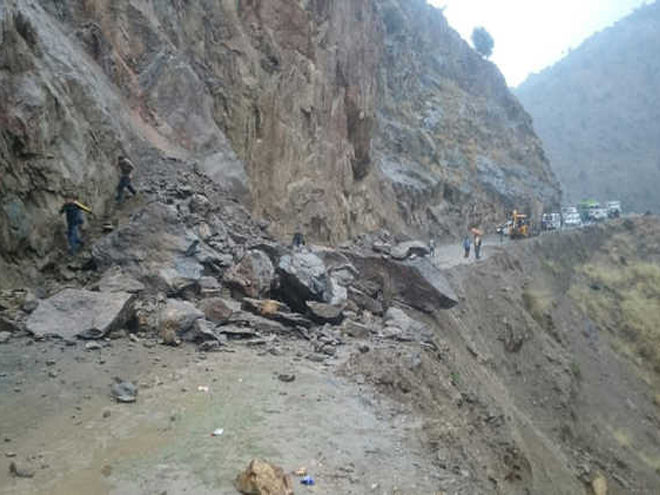 3 Truckers Feared Buried In Landslide - File Pic