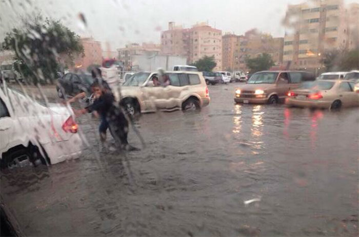 Kuwait Ministry of Interior (MoI) on Friday called on people, especially motorists, to be careful due to unstable weather conditions.