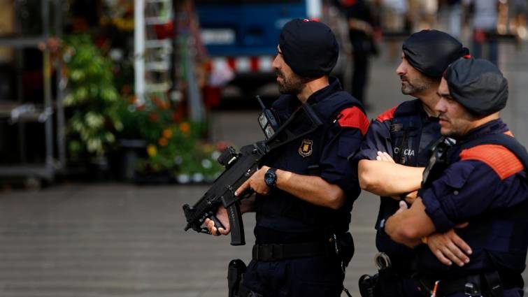 España,El Gobierno autoriza a los Mossos la compra de armas que en su día vetó Rajoy