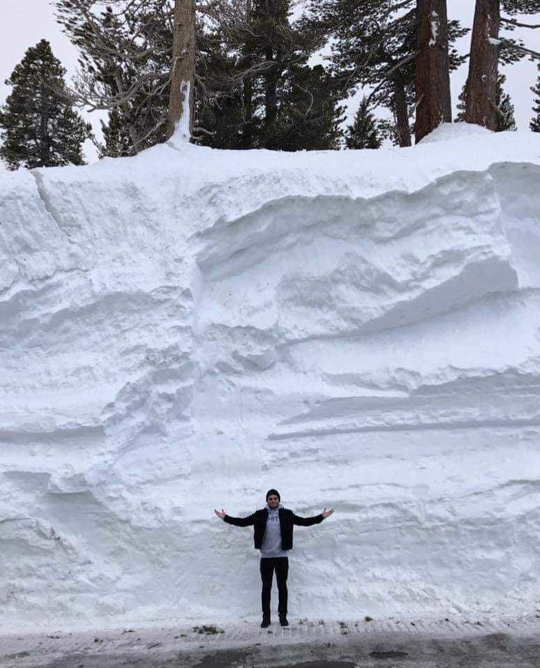 HUGE amounts of snow on Mammoth Mountain, California