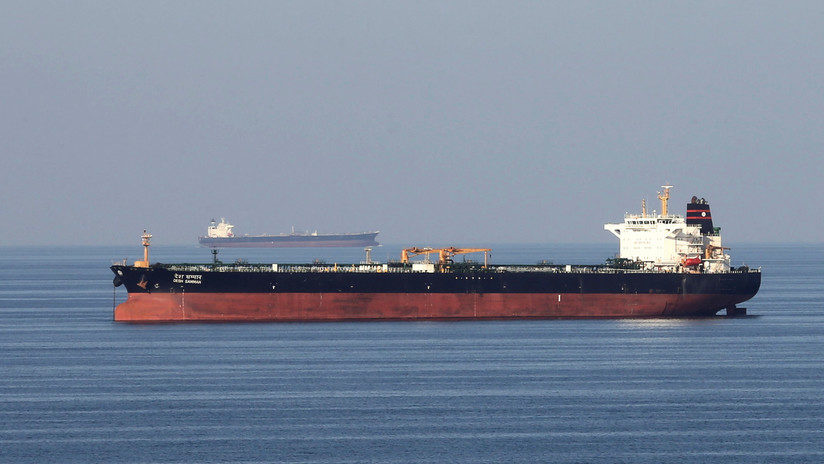 Tanques de petróleo de Irán en el estrecho de Ormuz