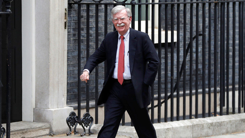 El asesor de Seguridad Nacional EE.UU., John Bolton, antes de su reunión con el canciller británico de Hacienda, Sajid Javid, en Londres, el 13 de agosto de 2019.