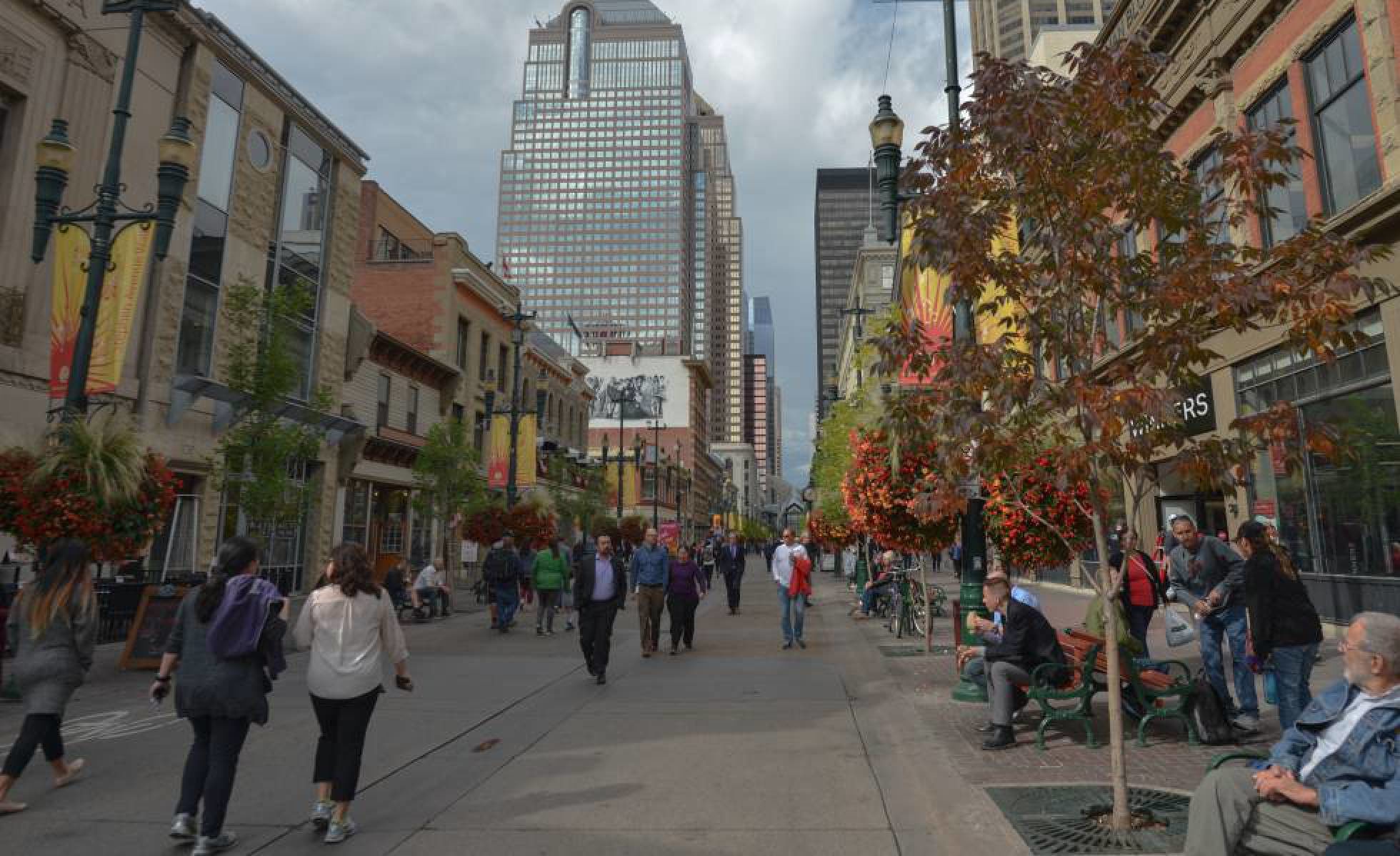 Una calle comercial de Calgary, la ciudad más poblada de Alberta, en septiembre de 2018.