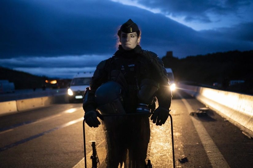 La Policía francesa expulsa a los manifestantes separatistas que bloquean un paso fronterizo entre España y Francia