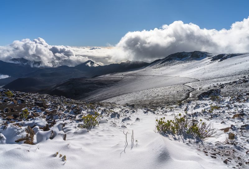 Winter storm drops snow on Haleakala