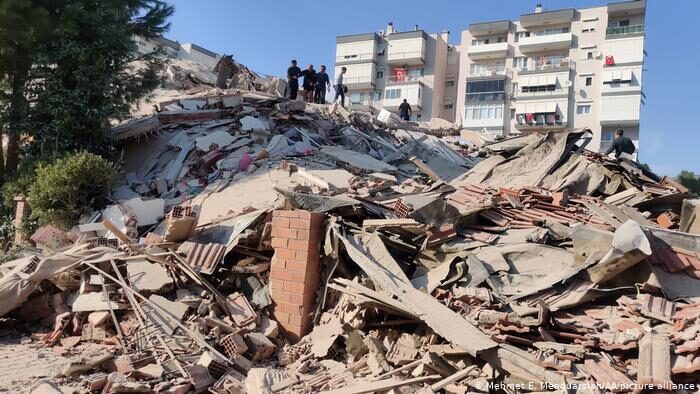 Terremoto de magnitud 7 sacude a Turquía y Grecia