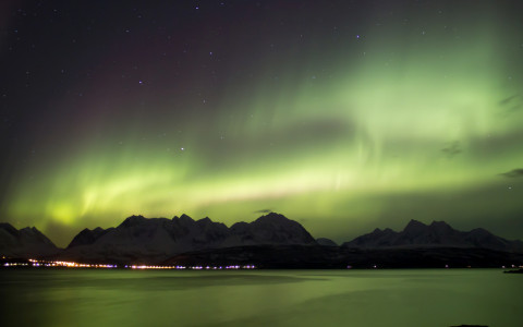 Aurora Boreal vista en Oldervik, Noruega