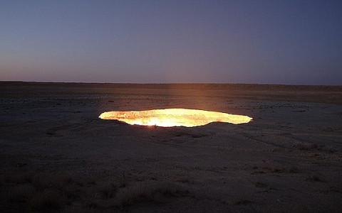 agujero en desierto de Karakum3