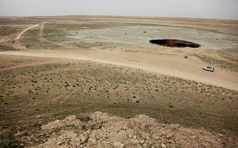 agujero en desierto de Karakum6