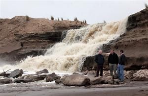 Clic para aumentar inundaciones argentina