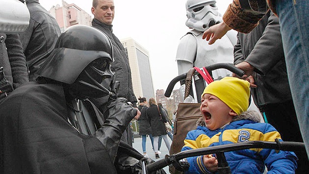 Darth_Vader_Ucrania_bebé_llorando