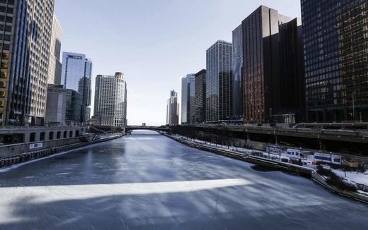 Río Chicago congelado