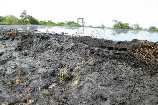 peru rio river oil petroleo