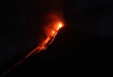 erupción volcán de fuego