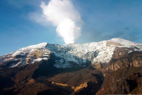volcan volcano nevado del ruiz colombia