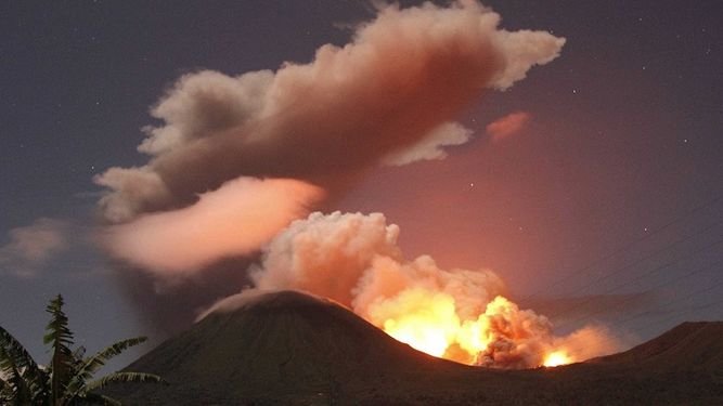 volcán Indonesia
