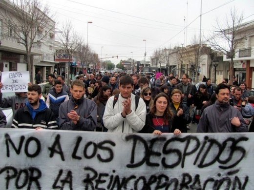 protestas por despidos en Rosario Argentina