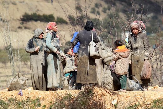 Miles de regiados de Alepo se han acumulado en la frontera con Turquía