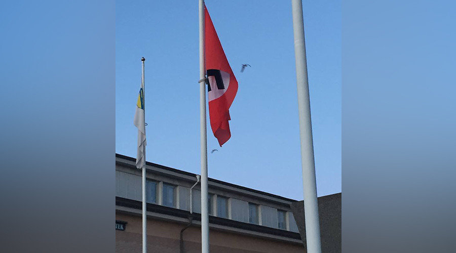 bandera nazi escuela suecia