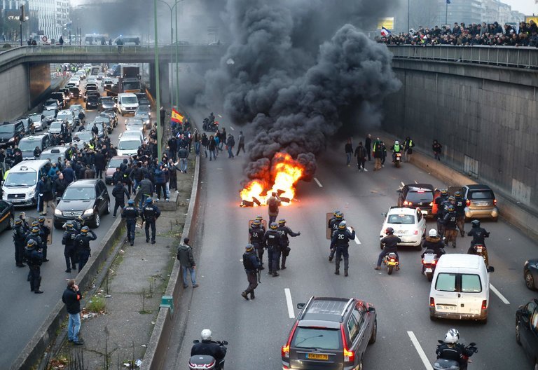 Protestas huelga Francia abril 2016