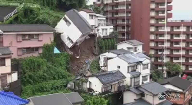 casas derrumbe japón