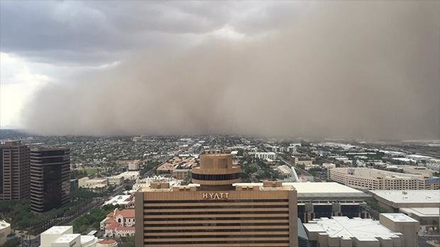 Dust storm engulfs parts of Phoenix