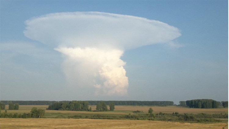 mushroom cloud nube hongo 