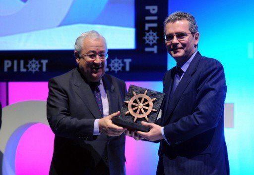  Pablo Isla recibiendo el Premio PILOT. 2010.