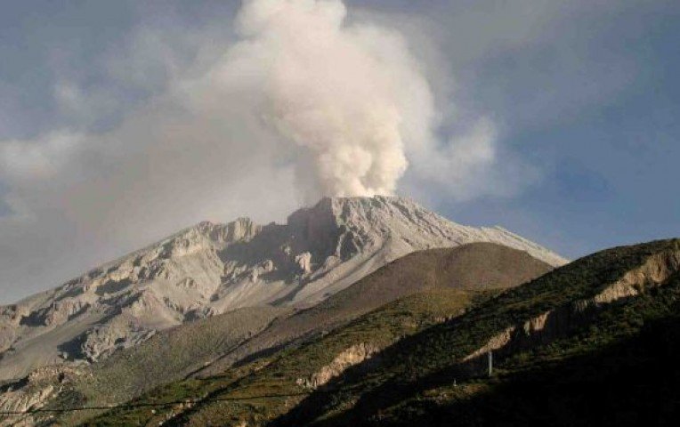 Volcán Sabancaya. Imagen de archivo