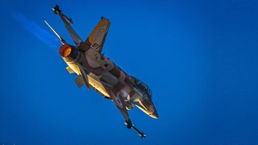Un avión de combate israelí, tipo F-16.