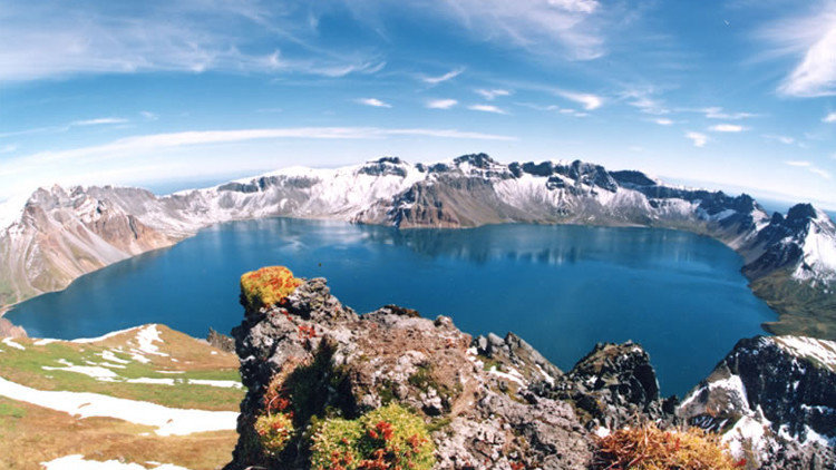 El lago del cráter Chonji