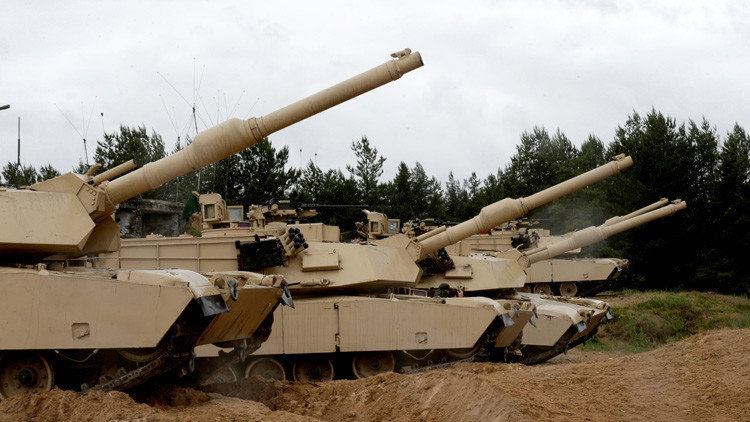 Tanques estadounidenses M1 Abrams durante ejercicios en Letonia