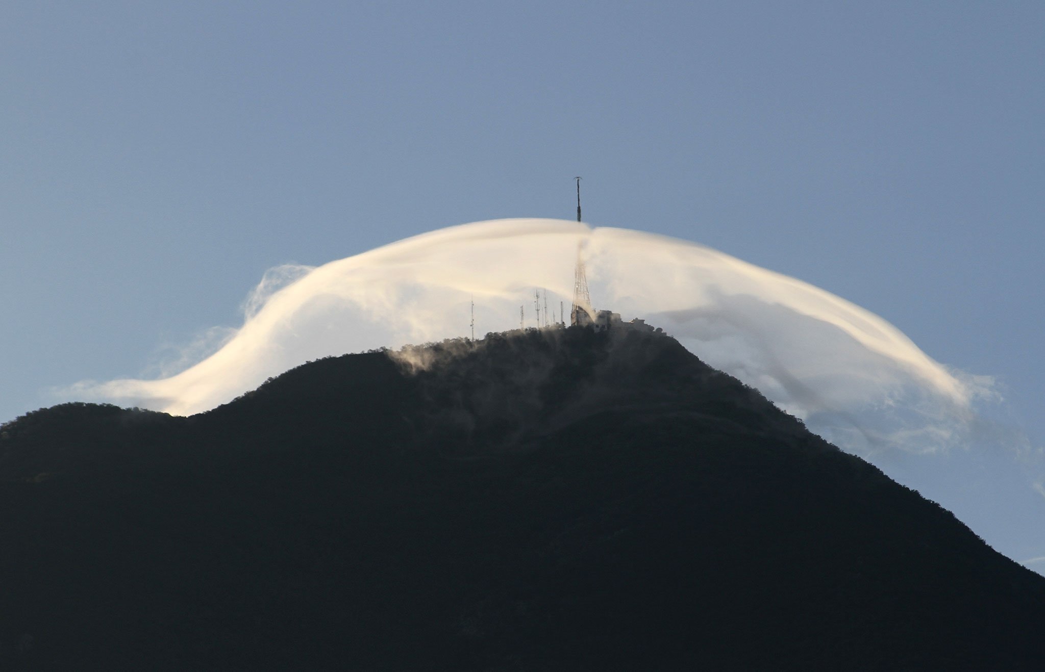 nube extraña Cerro de la Silla