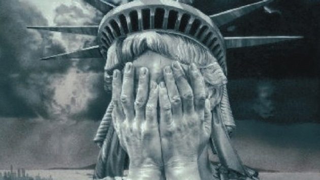 estatua libertad llorando