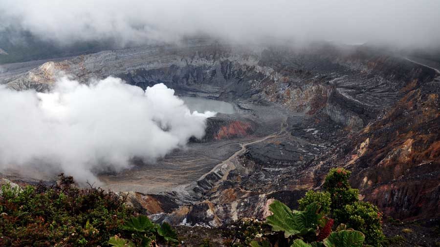 Panorámica del volcán Poás en el Parque Nacional en Alajuela. AFP 