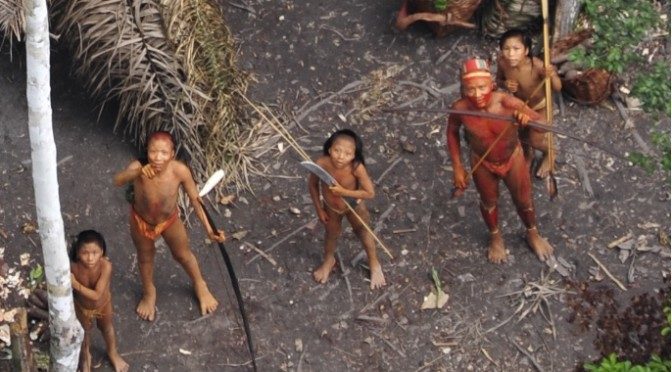 pueblo indígena aislado brasil