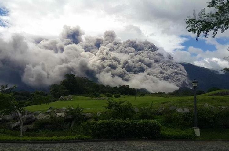 erupción del Volcán de Fuego