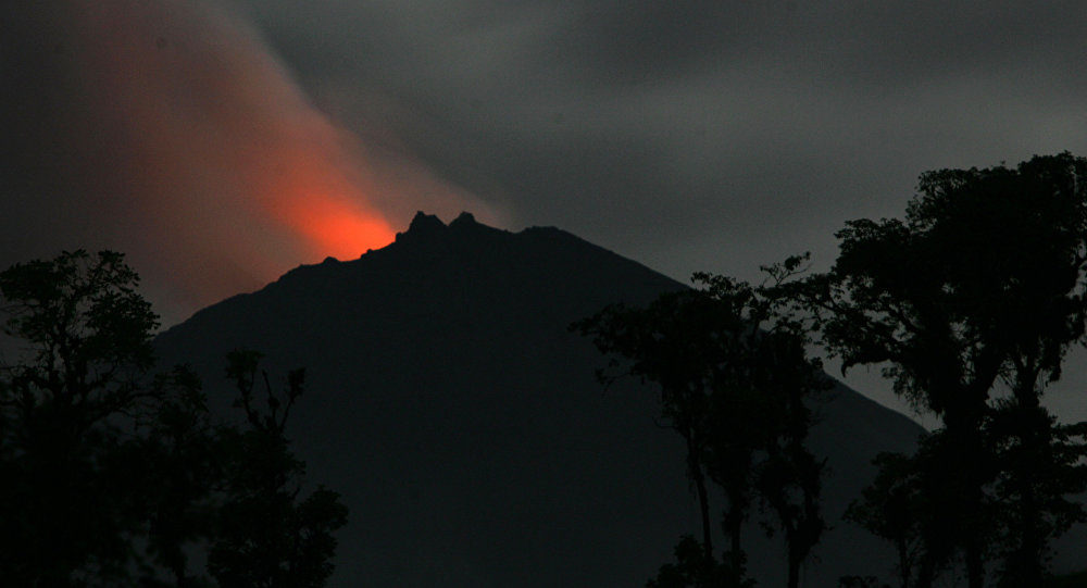 volcano reventadores ecuador