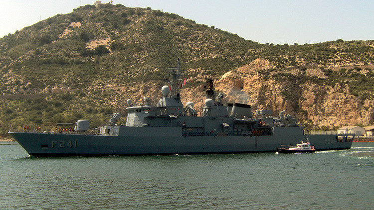 La fragata Turgutreis de la Armada turca, anclada en la ciudad española de Cartagena