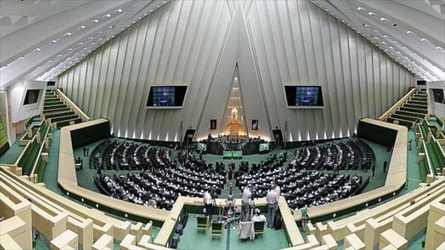 parlamento irán