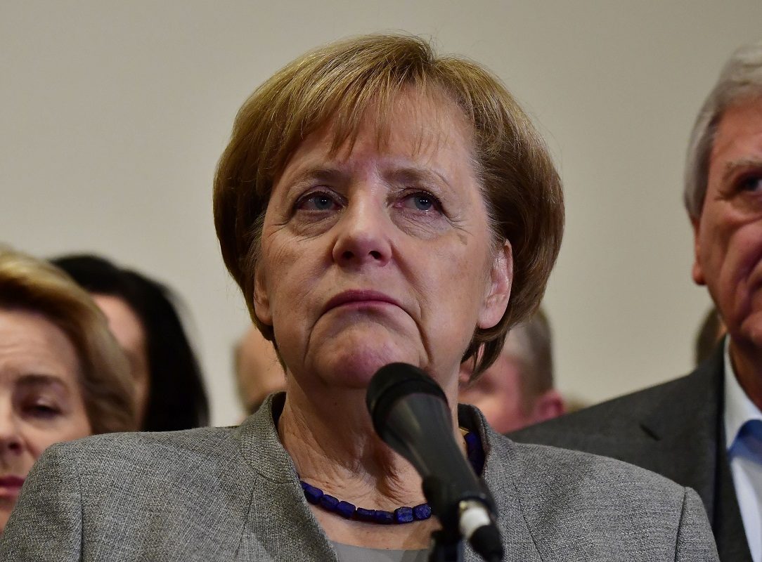 Euro oslabio kada Angela Merkel nije uspjela formirati koaliciju