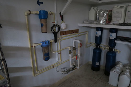 sistema de filtración de agua en la casa